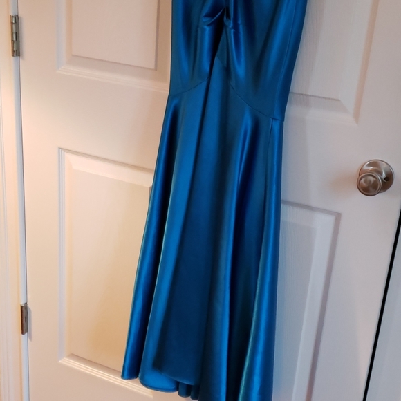 Dress - Picture 2 of 7